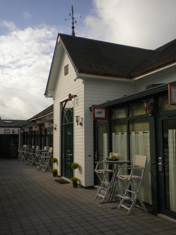 Hotel Le Manoir Aux Vaches Yvetot Esterno foto